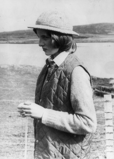 Diana: “I’M COUNTRY GIRL AT HEART!!!”Narrator: she wasn’t