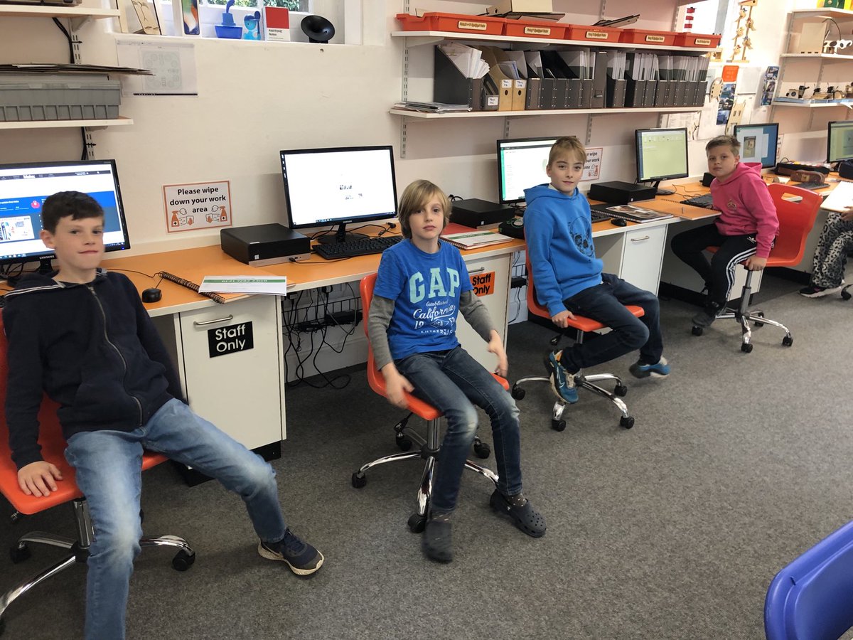 BBPrepTED's tweet photo. Lunchtime tech club for our Form VII’s was a busy affair, all focussing on their own individual projects. From pinball machines to stealth aircraft to ergonomics to self turning cocktail shakers! The variety is wonderful! #techclub #lunchtimelearning #BBprepted https://t.co/zAKHl8LpAc