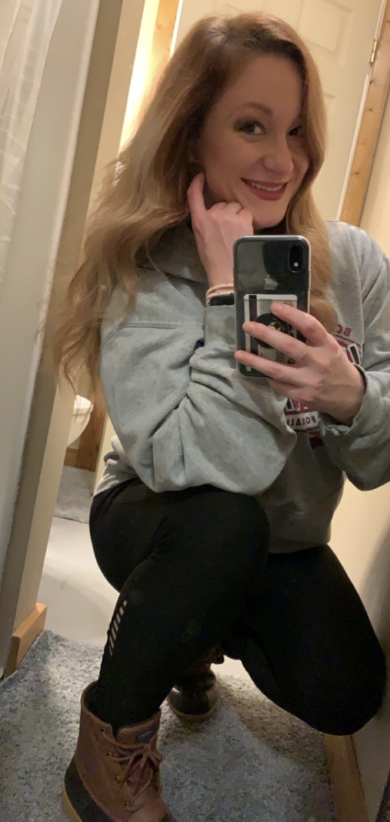 RedHalo89's tweet photo. If you showed up and I looked like this.... would we still be going on that date? #gobucks #yogapants #sperryboots #SundayThoughts https://t.co/warUdZVM9b