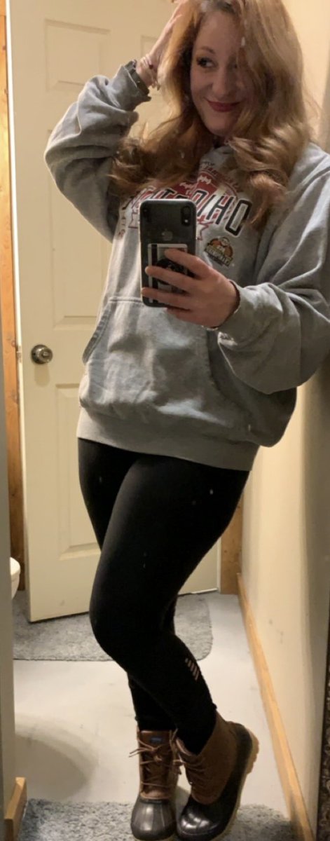 RedHalo89's tweet photo. If you showed up and I looked like this.... would we still be going on that date? #gobucks #yogapants #sperryboots #SundayThoughts https://t.co/warUdZVM9b
