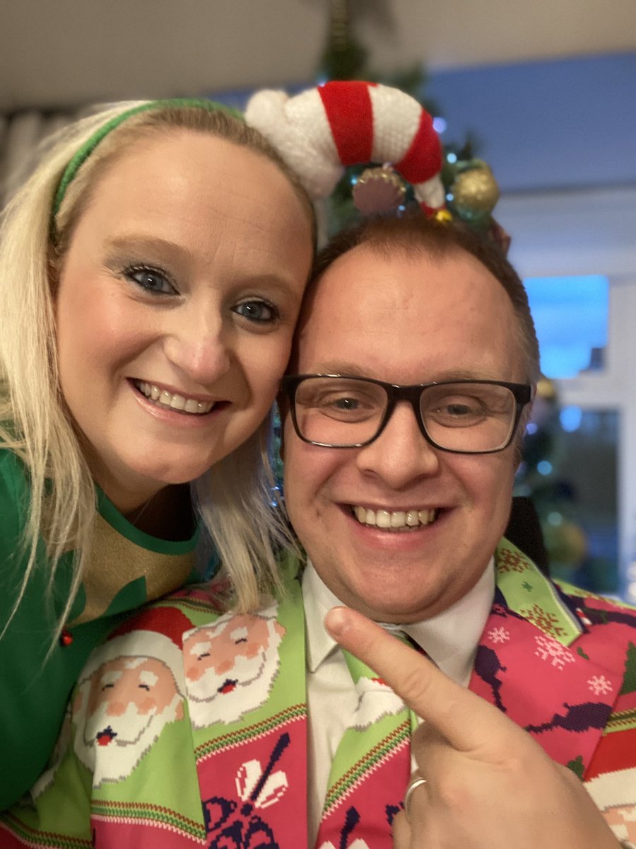 SantaAcademy's tweet photo. We’ve had such fun today on our Santa Academy Photoshoot. Such a giggle. 🎄🎅⛄️ https://t.co/DYi6kpxoZl