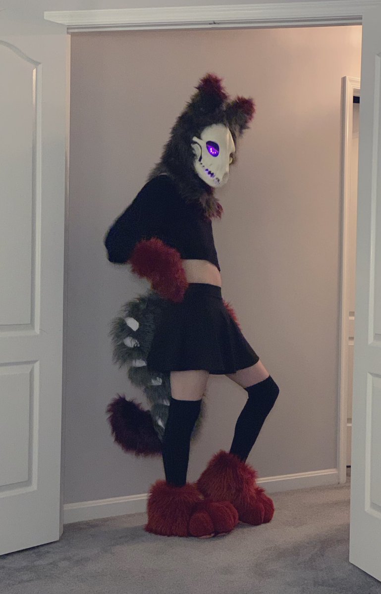 AvelAfter's tweet photo. Honestly I love wearing the skirt so much I wanna wear it like everyday 🥺🥺🥺 https://t.co/6r9jYLI7vo
