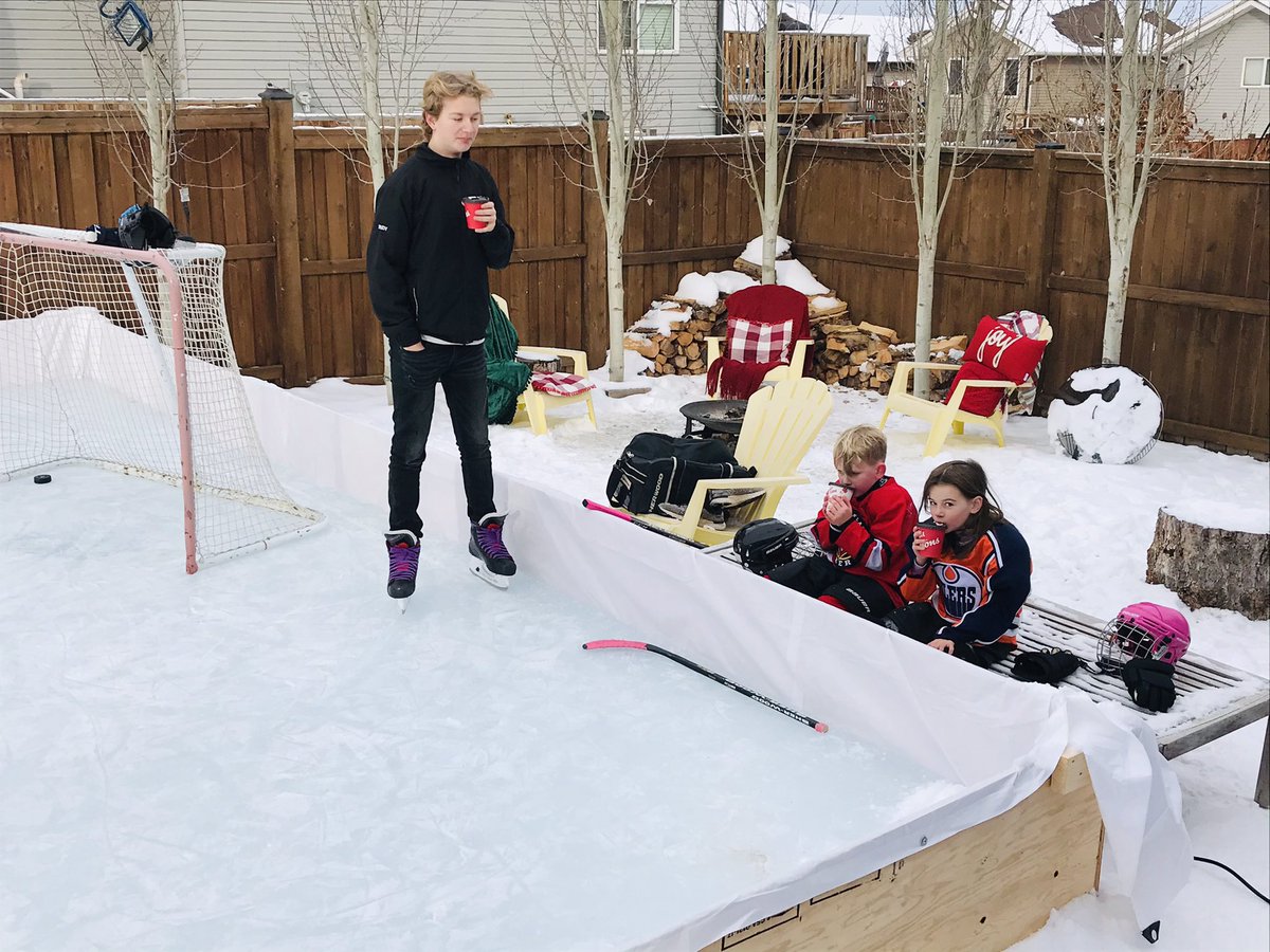dustinjohner's tweet photo. Could it get any more Canadian than this?! @TimHortons #hotchocolateforeveryone #battleofalberta https://t.co/ZrppqLQf8b