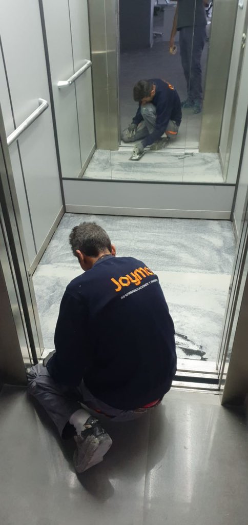 diego_dorantes's tweet photo. #SikaComforFloor también en ascensores, ¿por qué no? @SikaSpain #aplicadoresSika #Joyma https://t.co/MChyEU2pm1