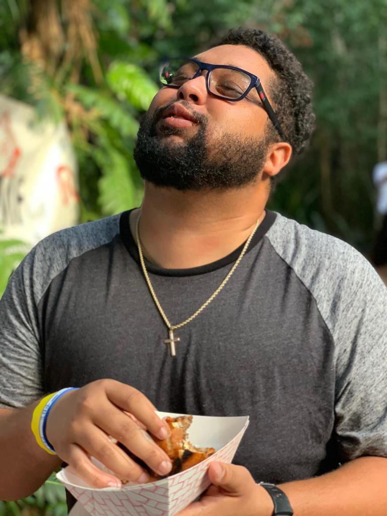 DaMediaMogul's tweet photo. November 15, 2017 was our very first Instagram post on Da Food Hunters page.

3 years later with 896 posts &amp; 2,412 organic Followers.

We will continue to deliver what everyone love to enjoy most out of their day &amp; that’s food

Stay safe &amp; eat well!

#DaFoodHunters #TweetLikeMick https://t.co/GPbuBAEyn5
