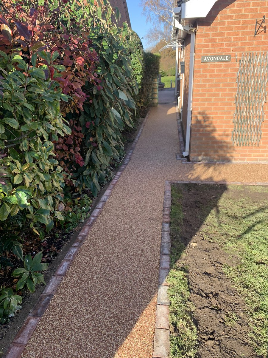 BayparkCons's tweet photo. Resin Bound Footpaths completed this week in Lincoln. 

Full excavation
Hardcore sub base  
Brindle block edging 
14mm open binder 
UV resin bound (transcendence) https://t.co/BoqjdUVLWc