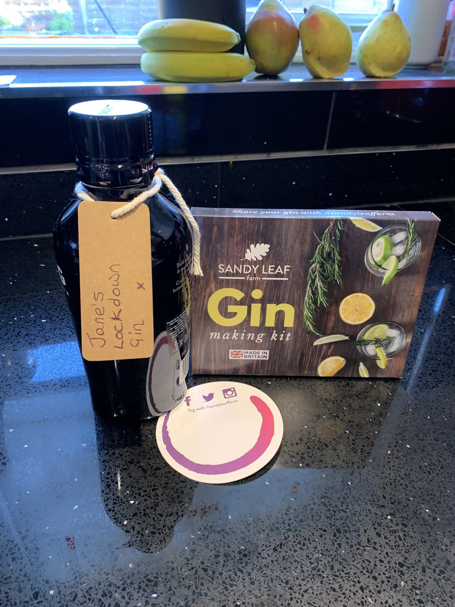 janesnook's tweet image. @sandyleaffarm my first homemade gin #sandyleaffarm #makinggin