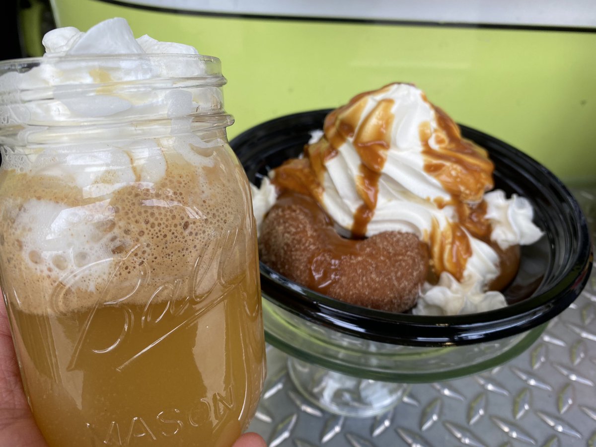 Wallys_custard's tweet photo. Know what today is perfect for?!! A CINNAMON SUGAR DONUT SUNDAE...and HOT CARAMEL APPLE CIDER!! #WallysFrozenCustard 
#FrozenCustard #LoveFrozenCustard #LoveDessert
#StClairShores #Detroit #Michigan #SweetTreats #SugarOverload #DessertPic #FoodPhotography #Donuts #Autumn #Fall https://t.co/1W1w79UmLh