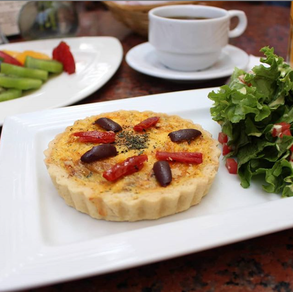 clunymexico's tweet photo. HOY Y MAÑANA 🌞🌻🐓
LES ESPERAMOS PARA DESAYUNAR!
Desde las 9 a.m.
#ClunyMexico #SanAngel #CDMX #foodiemx #restaurantcluny #mesasegura #quiche #café #desayunoenfamilia #desayunosCluny #puente https://t.co/QOiTkMOn3T