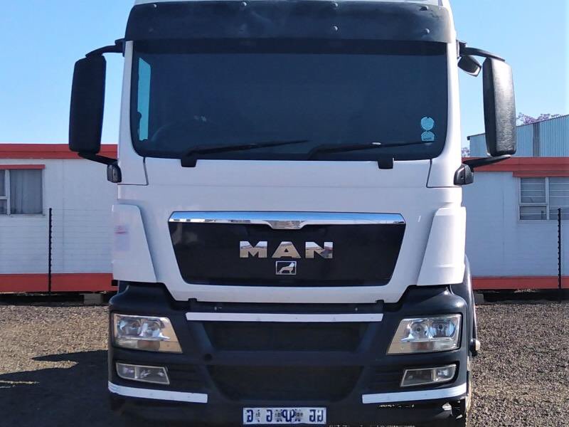 Danteeeeeereeee's tweet photo. God knows I am saving and I am looking for a funder as well. One day I have to live to own this trucks. I raise my hand to those who can assist me. 
#BushiriEscape #PutSouthAfricanFirst #bhekicele https://t.co/9CAcerAYCB