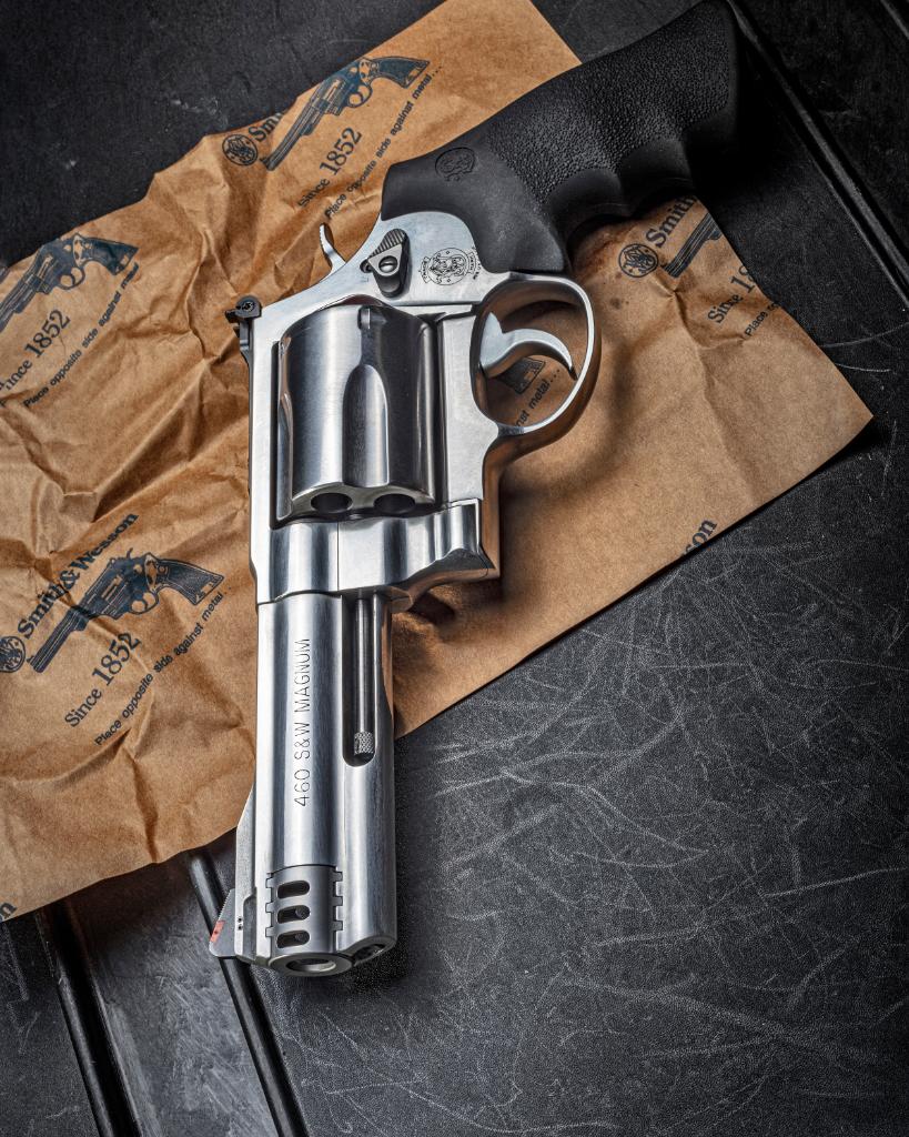 Smith_WessonInc's tweet photo. Sunday Gunday!
The Smith &amp; Wesson® Model 460V is an X-Frame revolver you should try at your next range day.
Learn more about this awesome hand-cannon here: https://t.co/lEWQEcos9h

#SmithandWesson #Revolver #460V #Cannon #SmithWesson https://t.co/5bCKoVrJzh