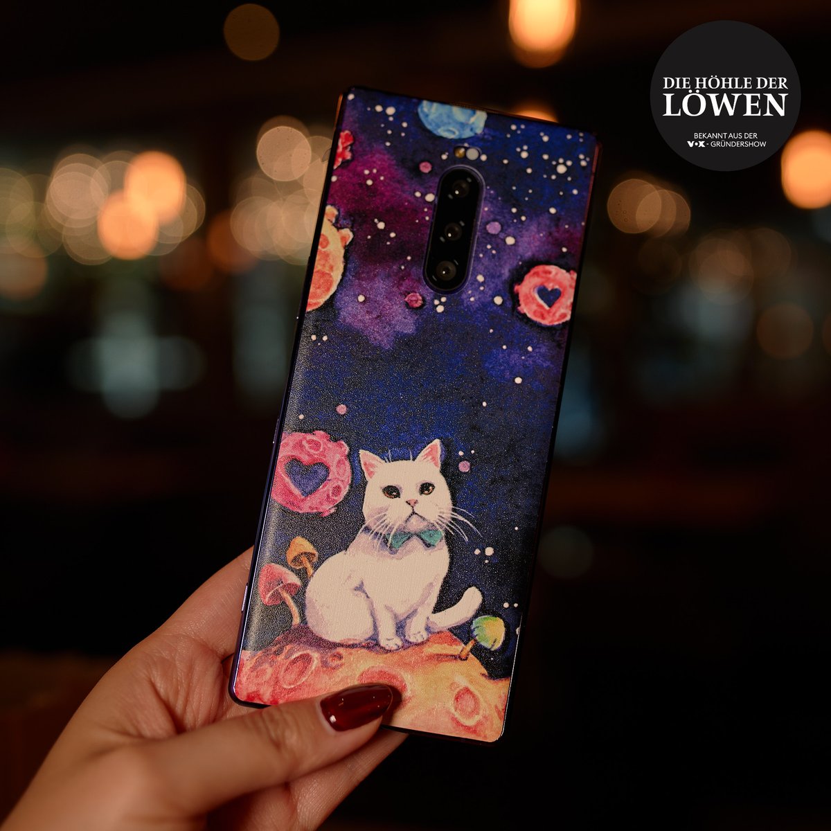 MnkyGreen's tweet photo. Miau! Entfliehe deinem Alltag zusammen mit Dreamy Cat in das Katzenuniversum. 😻 Findest du die kleine Dreamy genauso süß wie wir? 🤗

#dreamy #dreamycat #catlover #universe #positivemindset #protectyourphone #style #trend #greenmnky #dhdl #diehöhlederlöwen #diehoehlederloewen https://t.co/ItYWiv6DTW