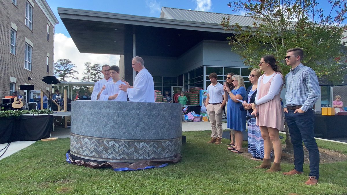 drronnyraines's tweet photo. What a glorious morning @bradfordville! Kason was baptized today in obedience to Jesus, with his dad in the water assisting me and his family surrounding him. Not a dry eye in the worship service!! The Lord used Kason’s testimony to inspire other people. https://t.co/HI9DcMFZbq