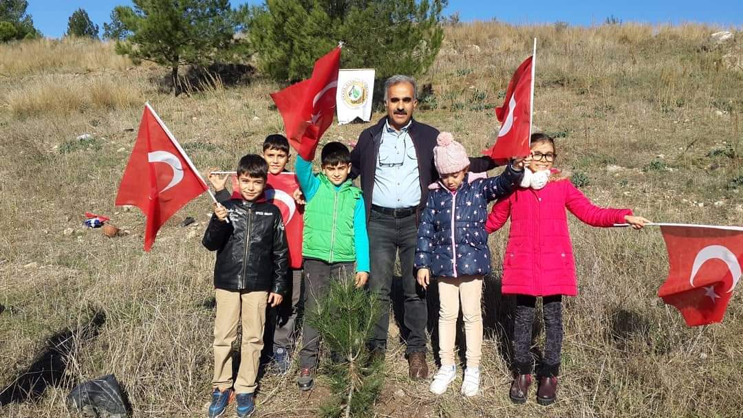 Mkidik1's tweet photo. Geleceğe Nefes olmak için çabalıyoruz
#OrmanGenelMürlüğü
#CEYAD
#Çeküd #CeyhunGsi
#AdanaOgm https://t.co/ugB4UP932o