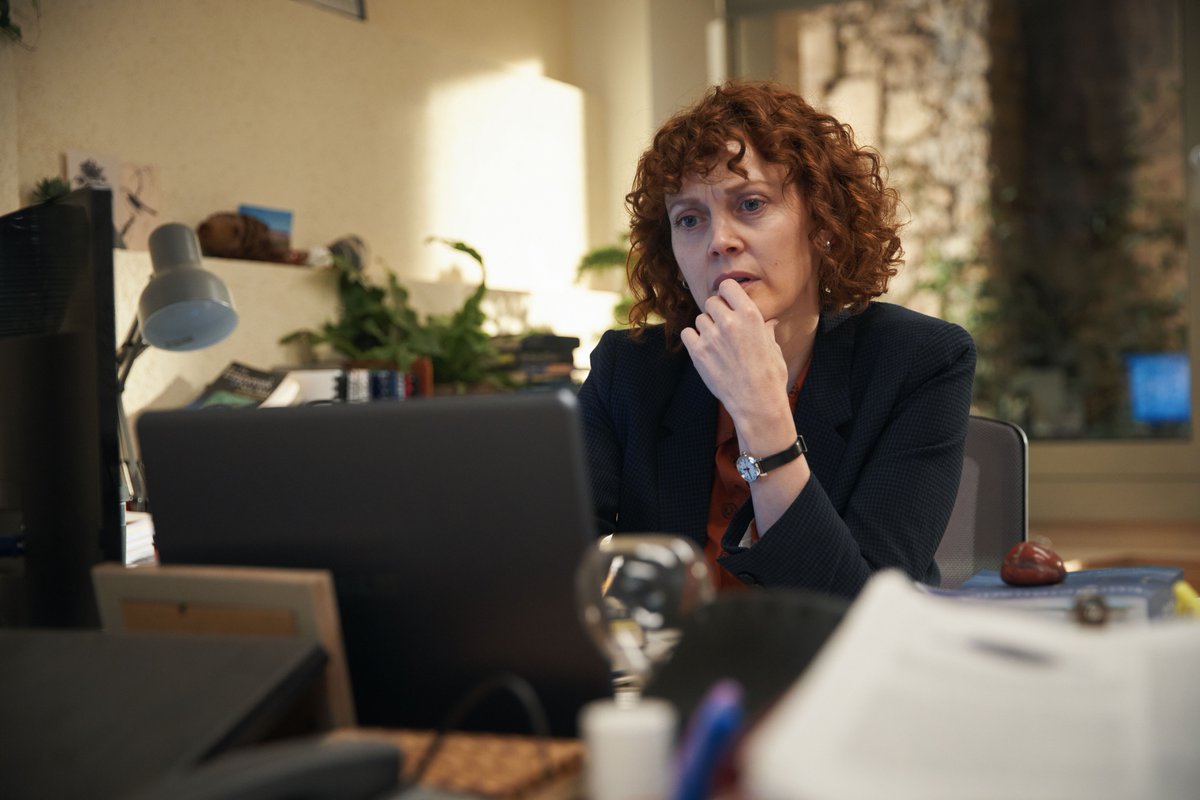 darkmaterials's tweet photo. “Where do I find a scholar to tell me about dust?”
Enter Mary Malone... One hour warning.  #HisDarkMaterials on @BBCOne and @BBCiPlayer at 8.10pm. https://t.co/jMGIdMiS1A