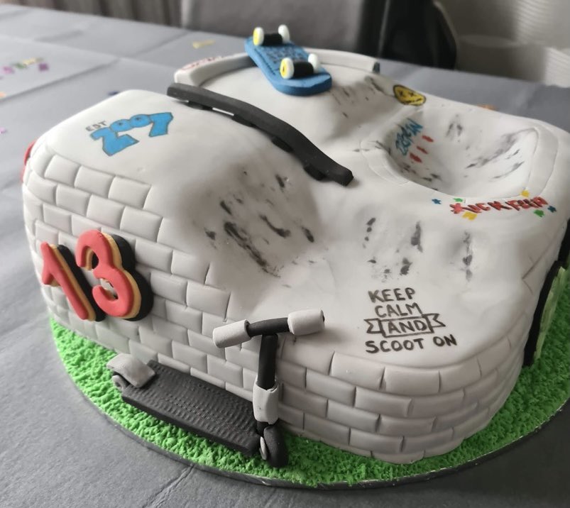stephmcd90's tweet photo. A few cake I made recently. #StephsCakes #AmateurBaker #SkateparkCake #DripCake #DragonSoopCake https://t.co/aJz8lX04cl