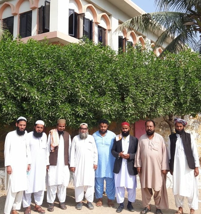 MAli56190693's tweet photo. 15نومبر  بروز اتوار حب چوکی کچھ کام سے جانا ہوا تو اسی موقع کی مناسبت سے جامعہ اشرفیہ جانے کی سادات بھی حاصل ہوئی سٹی کے امیر میر محمد کاکڑ اور ان کی کابینہ سے بھی ملاقات کا موقع ملا۔
محمد علی بلوچ امیر جمعیت علمائے اسلام یوسی 14 لیاری جنوبی کراچی https://t.co/PZCgkUh1Im