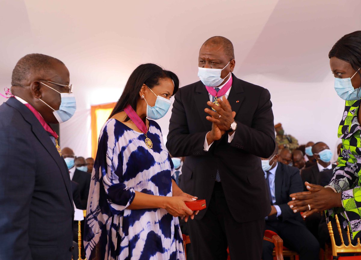 Ce 15 nov, à l’occasion de la 24ème édition de la célébration de la journée de la paix, j’ai reçu la distinction de Grand Commandeur de l’ordre national de la Solidarité, la plus haute distinction de cet ordre. Deux de mes collègues ont été fait Officiers.Nous sommes très honorés