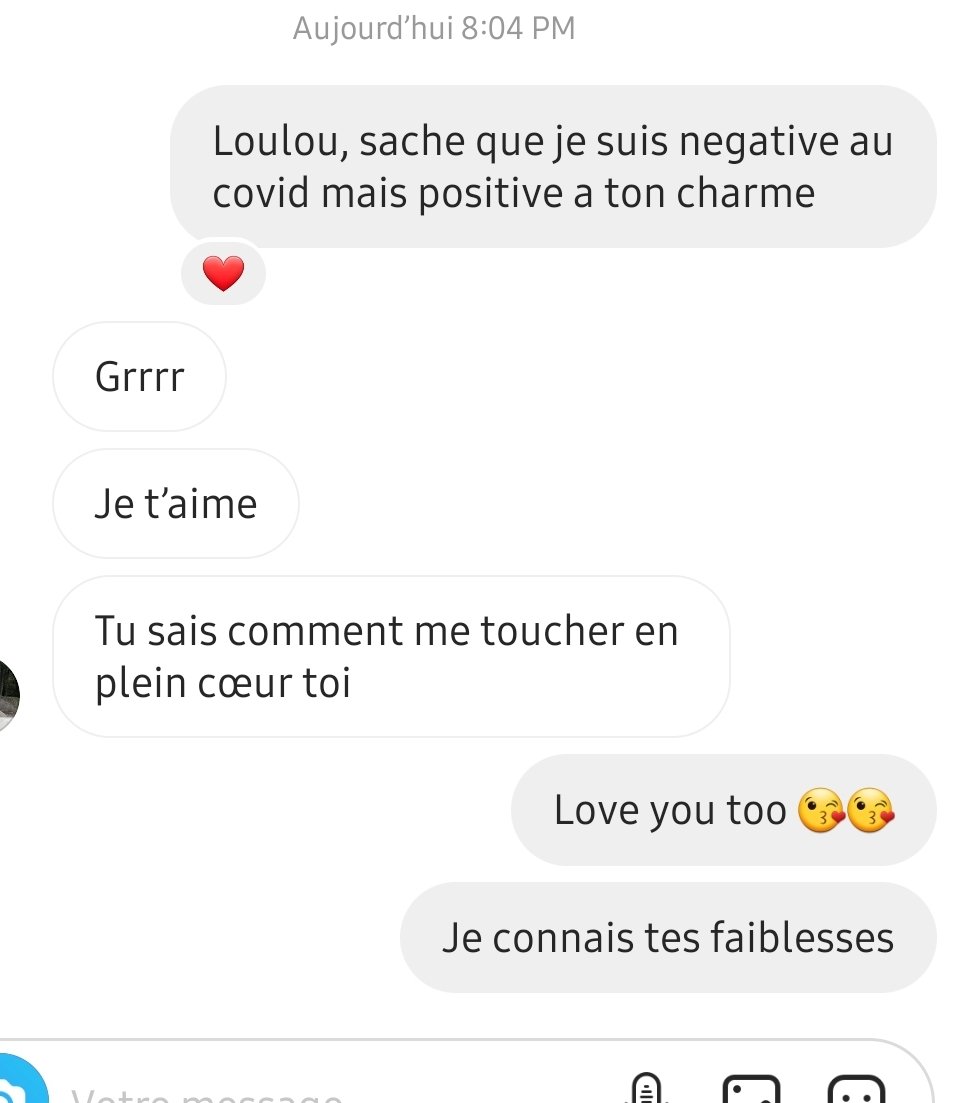 Whileminaa1's tweet photo. @sarahmghr Mon mec la reponse était trop obvious alors j'ai tenté avec mon meilleur pote 😂 chuis pas déçue 😭😭 https://t.co/ywJRztRHnU