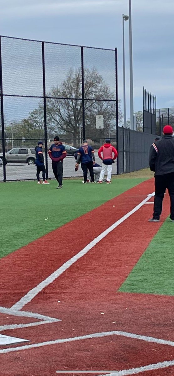 SquidsSoftball's tweet photo. injury on the field. spanish kid down Squids up still top 6 https://t.co/FdmbqoluJ2