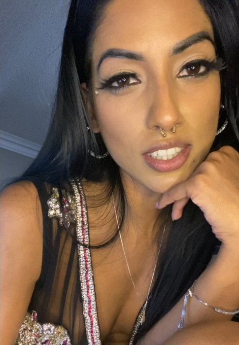 Extended Diwali Sale 🕯️ *1 Day Only*   Get an exclusive PTV for Diwali Tonight 🥵  https://t.co/Tct5hf8dVa  ☆