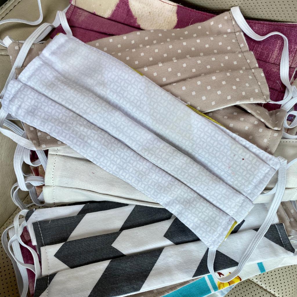 VUMChealth's tweet photo. As COVID-19 continues to spread, we are still in need of donations for adult &amp; children's hand-sewn masks. Find updated instructions &amp; drop-off information here: https://t.co/qceH2L9MhH And THANK YOU to our community for the more than 30,000 masks donated since March. https://t.co/w370Unv1us