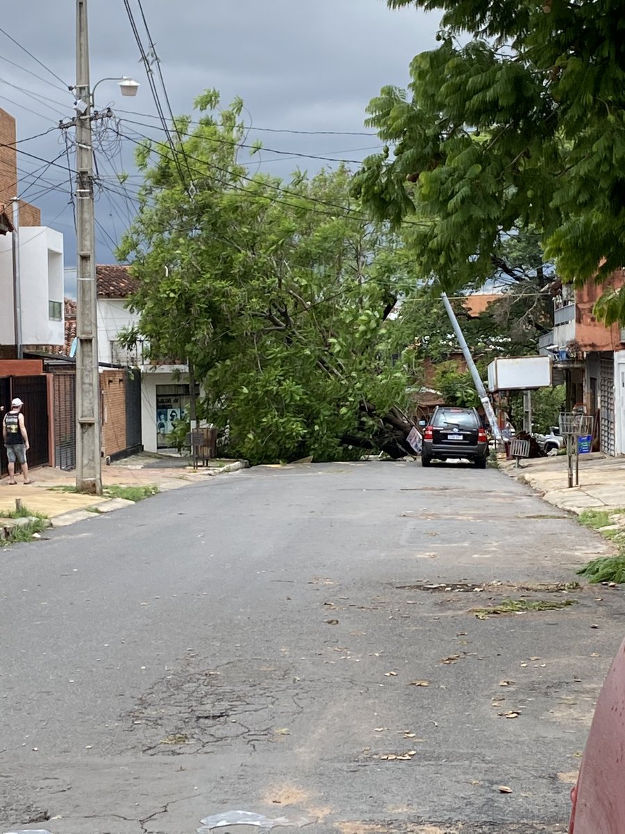 rosumin89's tweet photo. @nenechopy Barrio San Vicente.  Capitán Battilana y 1ro de mayo. https://t.co/yjy0gW7d1y