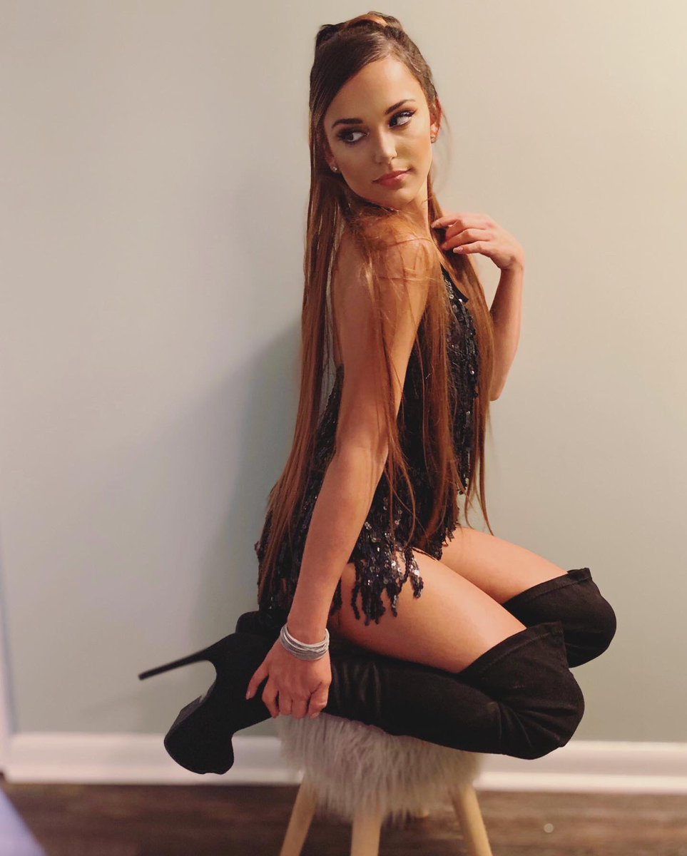 Kdbarrington's tweet photo. Let’s not forget when i killed this @ArianaGrande look. 🔥 #ah #positions https://t.co/CXbKD1x3ML