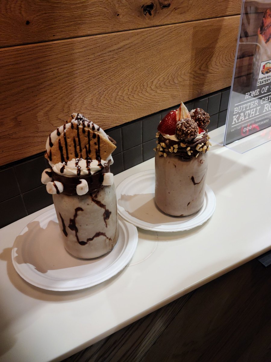 Nochirou1's tweet photo. Got some Timothys along the way and tried out HolyShakes, highly recommend trying them out, their selections are amazing for sweet tooths
#holyshakes #timothys https://t.co/79AMBUr5eE