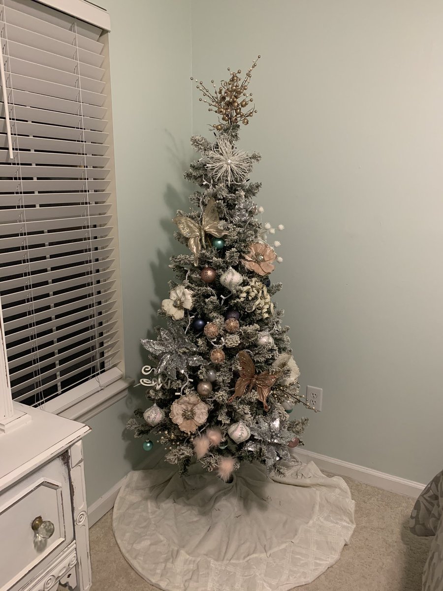 terrye_thorp's tweet photo. Done decorating for today. I knew I would probably overdo and I sure kid- my @SjogrensOrg and @RSDS_CRPS_NEWS body is screaming...... Iβm happy with the progress I made though. #Christmas2020 #Sonjasroom #tree4 https://t.co/tKZSqeuJtf