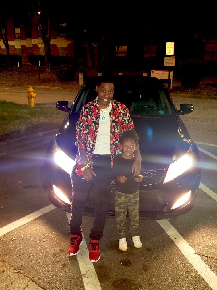 Kash23___'s tweet image. 22 Secured #Doubleduece gang 🎒🥀🌹