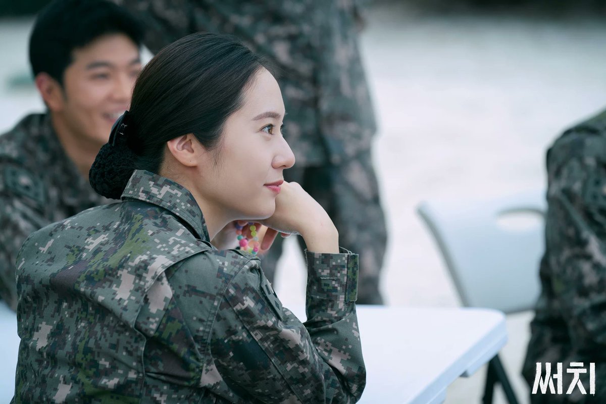 jbx233__'s tweet photo. o tanto que Krystal Jung serviu em Search não é brincadeira...foi tudo perfeito, patroa!!!!
Já tá com saudade da minha CAPITÃ 😭😭😭♥️♥️♥️
#SearchEp10
#SearchFinale
#Search2020
#써치
#Krystal
#KrystalJung
#정수정 https://t.co/KJvqcmFMMm