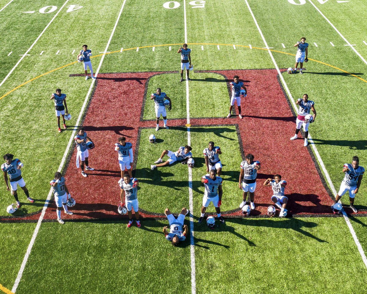 NesbitDigital's tweet photo. 2020 Hillside Comets 🏈 https://t.co/bfIq45PkDV