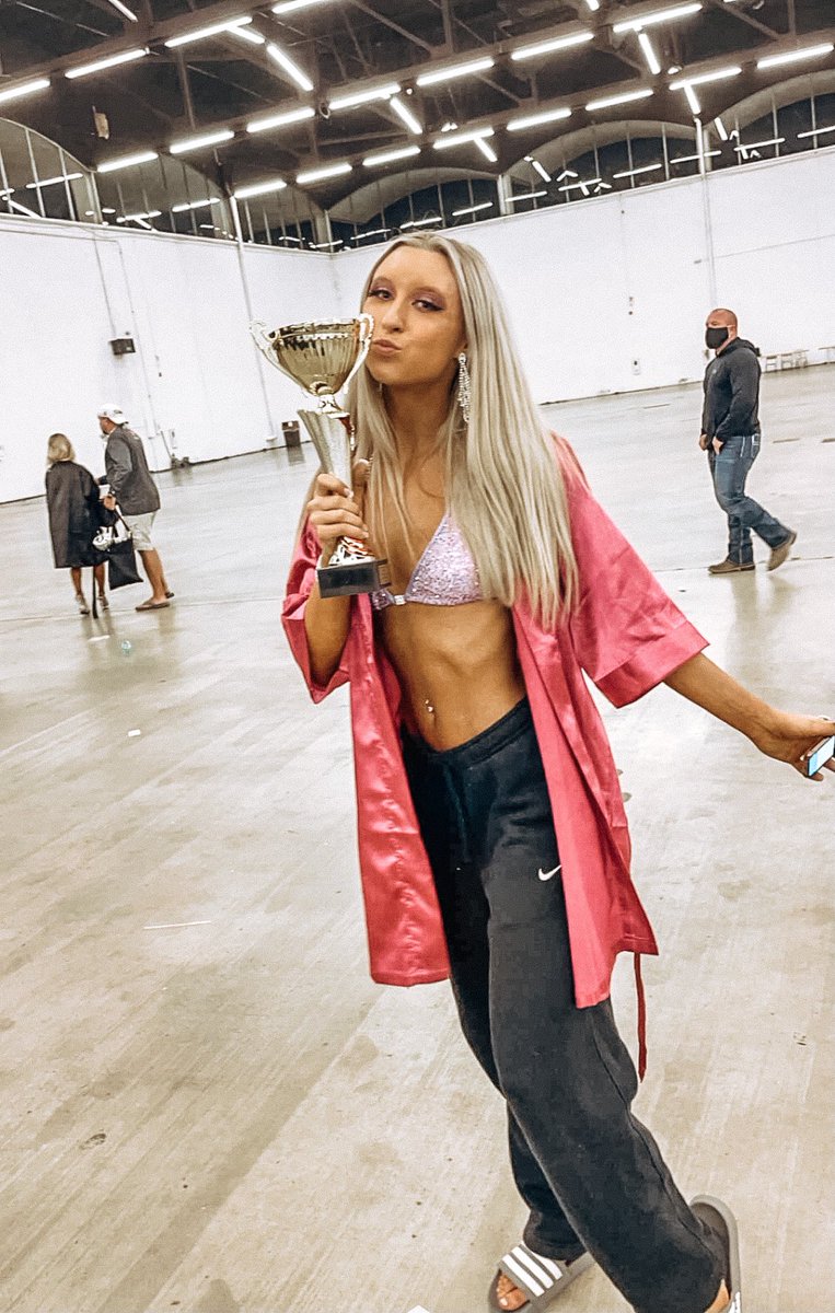 EllieL15's tweet photo. Really proud of how this weekend went💕🏆 https://t.co/FqGPWbY4Th