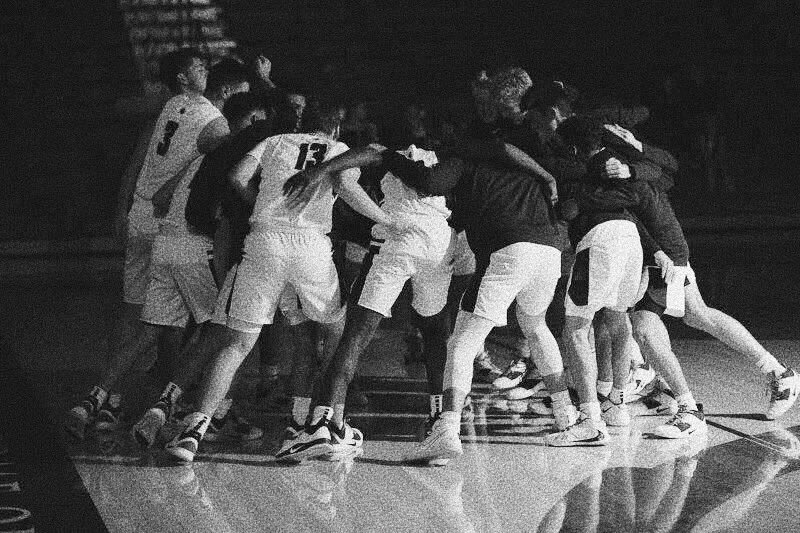 Bout that time of year🦍🖤🤍