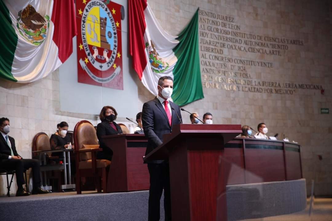 IsraelRamirezB's tweet photo. @IsraelRamirezB presidente del Comité Municipal del PRI de Oaxaca de Juárez y todos los que lo integramos, FELICITAMOS al gobernador del estado, el Maestro @alejandromurat por su 4to Informe de Gobierno. https://t.co/fBkHpq42VZ