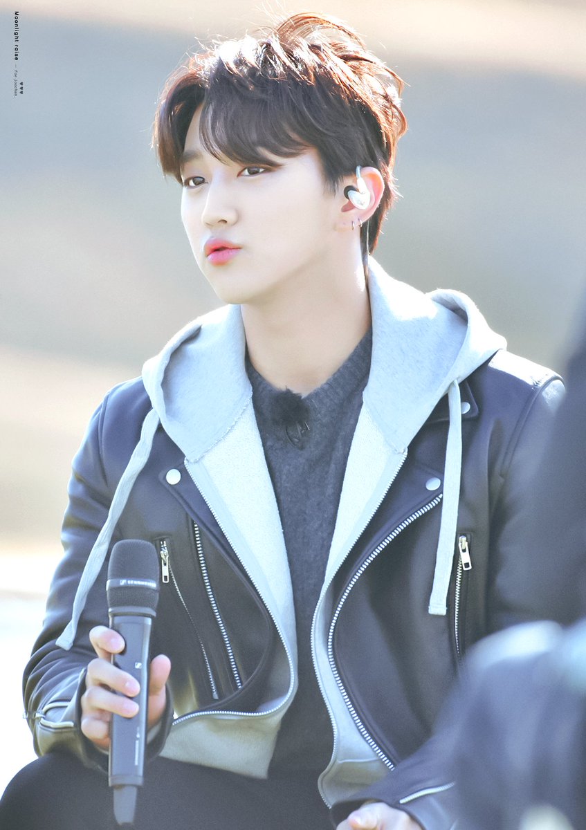 joochan pouting a small thread;