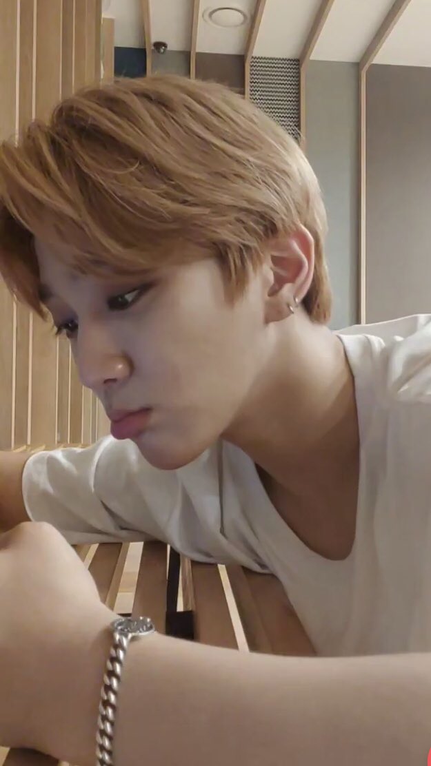 joochan pouting a small thread;