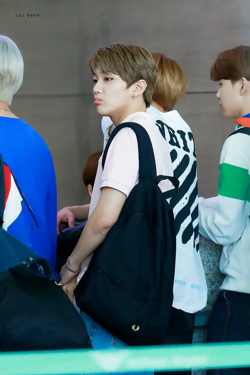 joochan pouting a small thread;