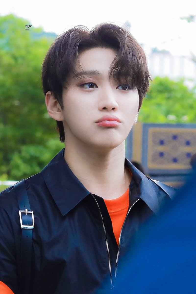 joochan pouting a small thread;