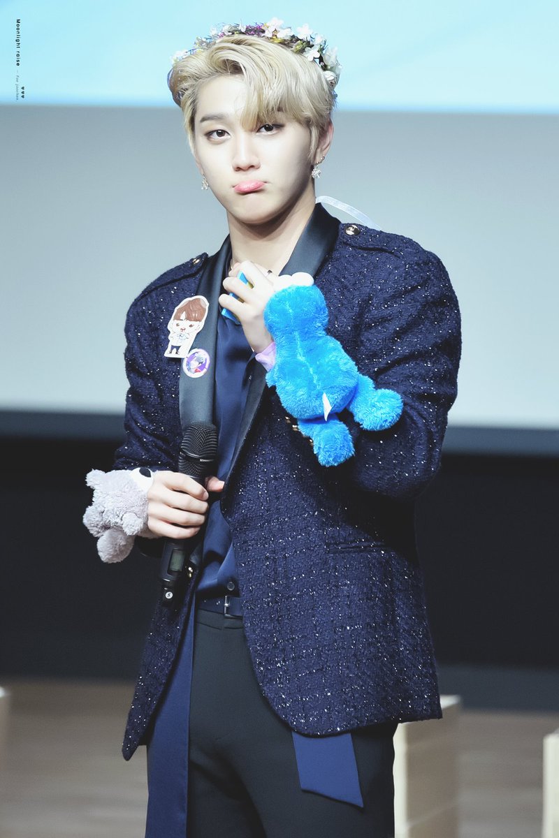 joochan pouting a small thread;