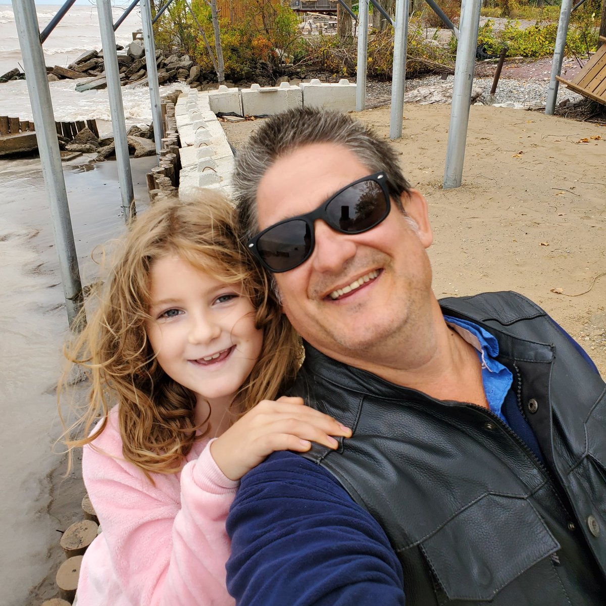 WoodyHamel's tweet photo. #NewProfilePic https://t.co/gJoh0yhXUp