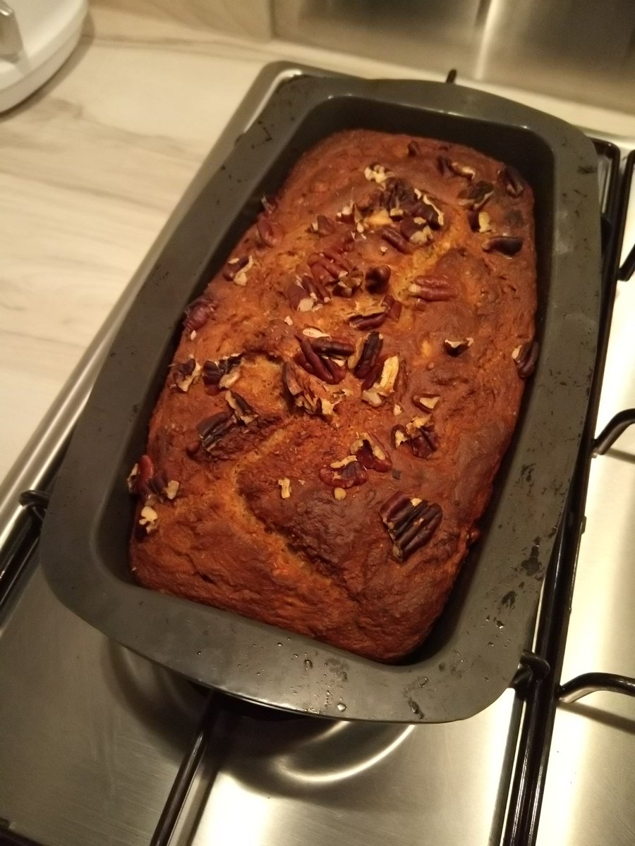 Nicci_SK's tweet photo. The Sunday cook up continues. Turning some overripe, speckled bananas into a refined sugar free, delicious banana bread! ππ If it was good enough for lockdown 1, it's good enough now! π#bananabread #sundaycookup #baking #lockdown2uk https://t.co/9vZxJjQD8O