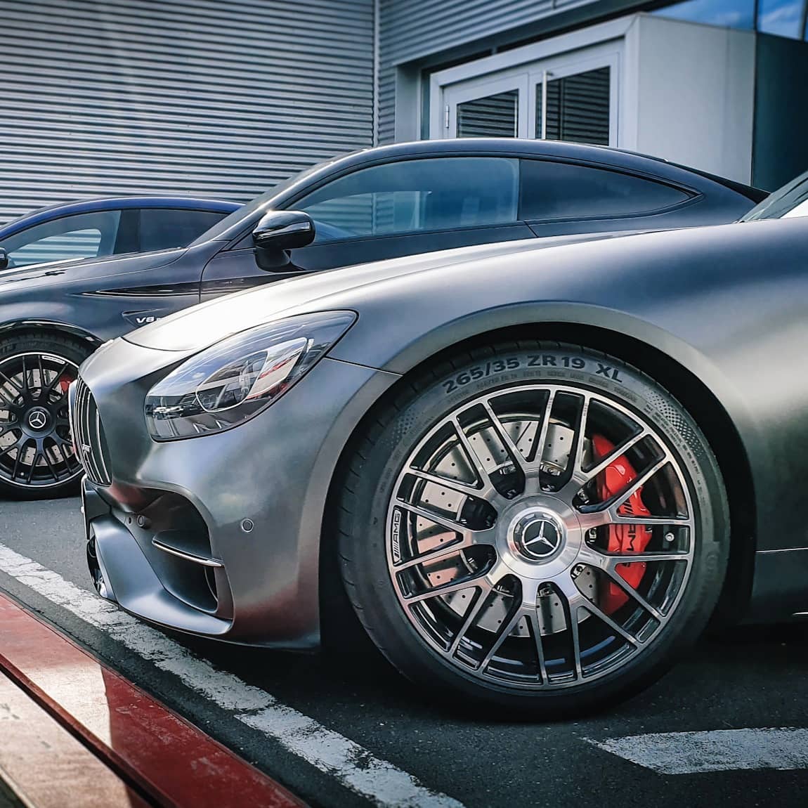 friendsofbenz's tweet photo. Edition Sunday! Today we show you the Mercedes-AMG GTC Edition50 from our friend @jsyamg 😈💪
⠀⠀⠀⠀⠀⠀⠀⠀⠀⠀⠀
📸 by @marcel_lo_loca
#GTC #AMGGTC #Edition50 #AMG https://t.co/6pPw9MvFxi