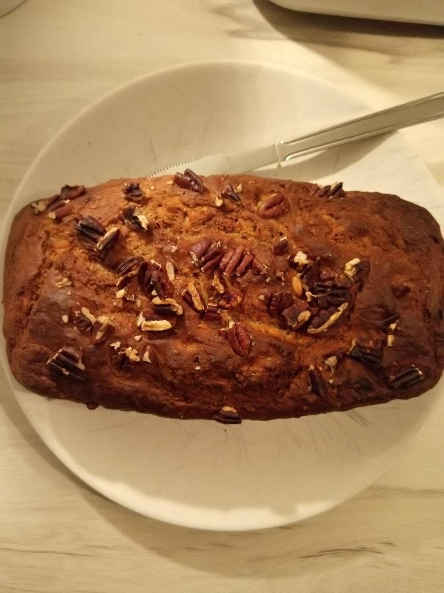 Nicci_SK's tweet photo. The Sunday cook up continues. Turning some overripe, speckled bananas into a refined sugar free, delicious banana bread! ππ If it was good enough for lockdown 1, it's good enough now! π#bananabread #sundaycookup #baking #lockdown2uk https://t.co/9vZxJjQD8O