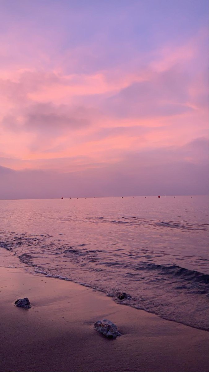 _alghaliaaj's tweet photo. type ‘sunsets’ in your camera roll and share 4 pictures 🌅 https://t.co/UCmESzqAJE