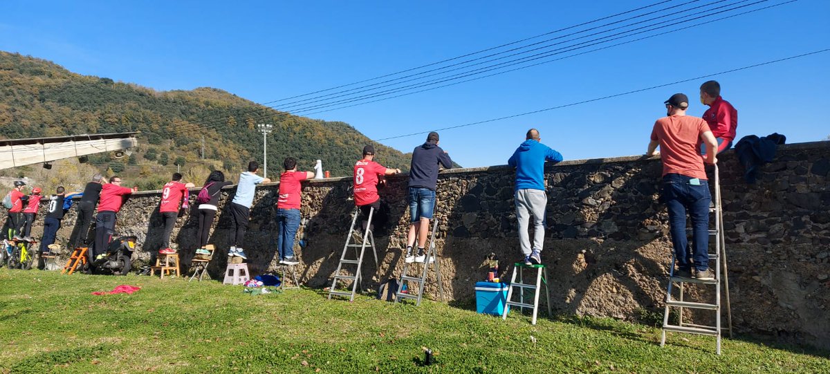 Aquesta afició és mereix unes instal·lacions amb porta oberta i rebre una alegria el partit contra  l'Andorra