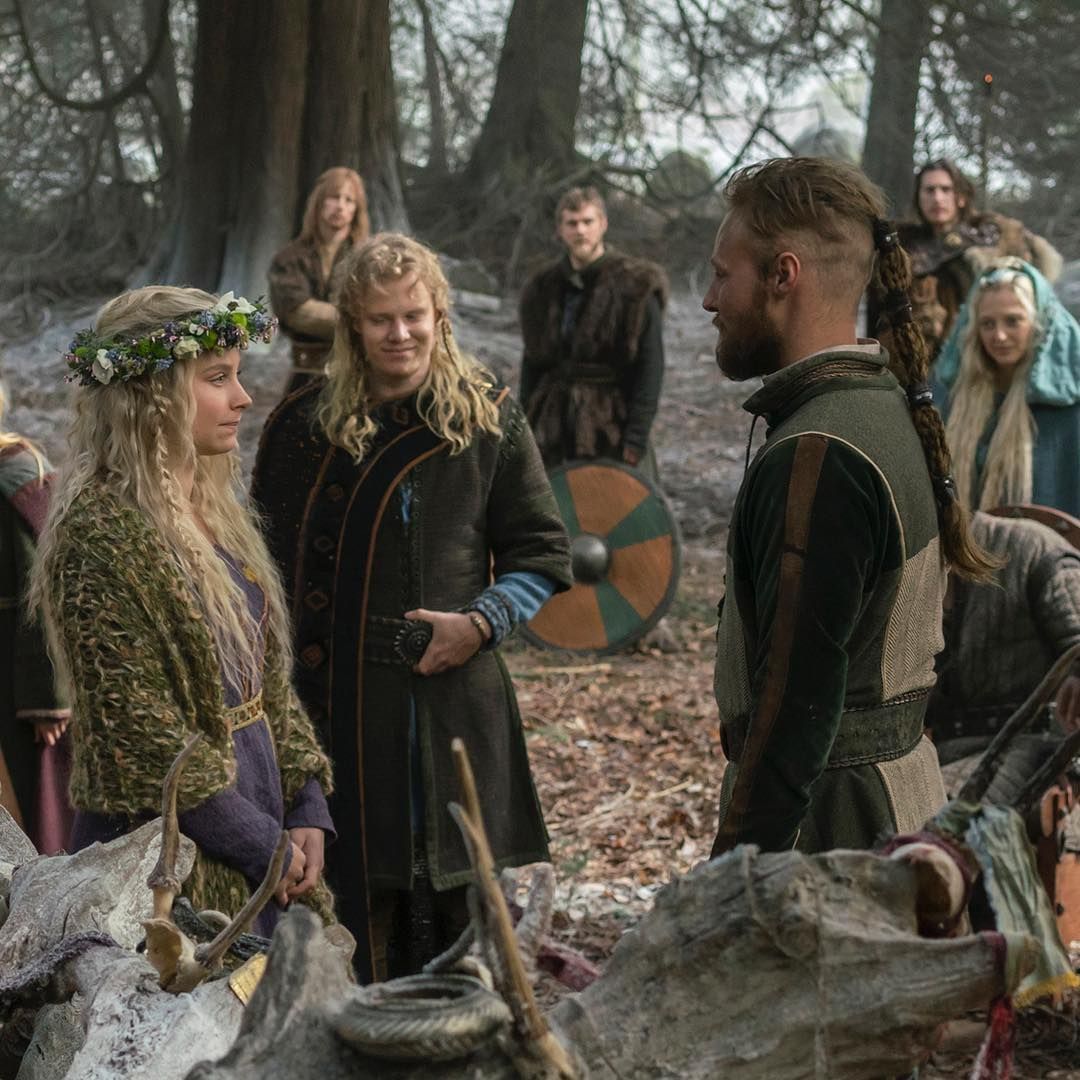 Puis avant de partir pour la Saxon afin de venger la mort de son père avec ses frères, il libère l'esclave Margreth (ancienne esclave des Lothbrokson) et décide de l'épouser