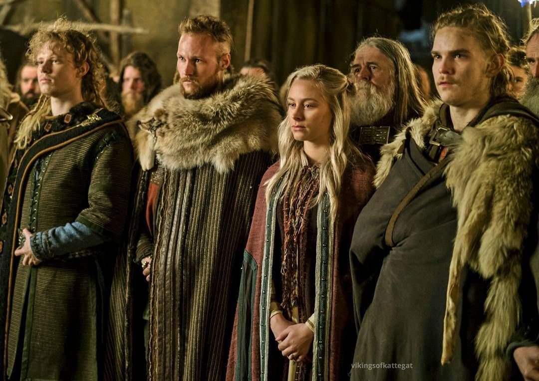 Cette partie peut paraître glauque mais c'était normal chez les Vikings. Ils se "partageaient" l'esclave et légitimement, elle est revenue à l'aîné des frères