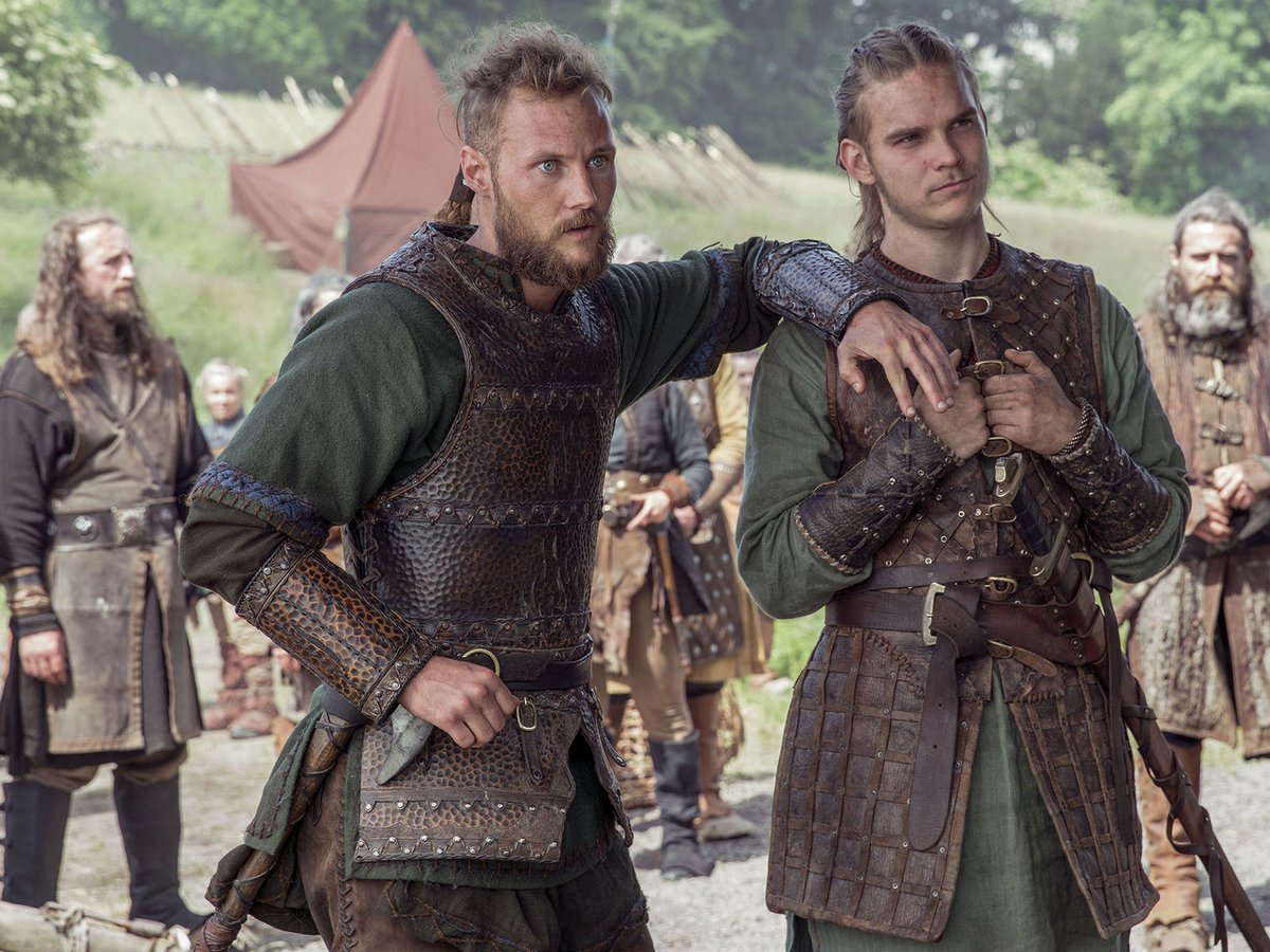 Ils ont évidemment gagné grâce à leur intelligence. Il ne resta que 3 frères sur 5 en East Anglia (Björn partit en Méditerranée et Sigurd tué par Ivar mdrr)